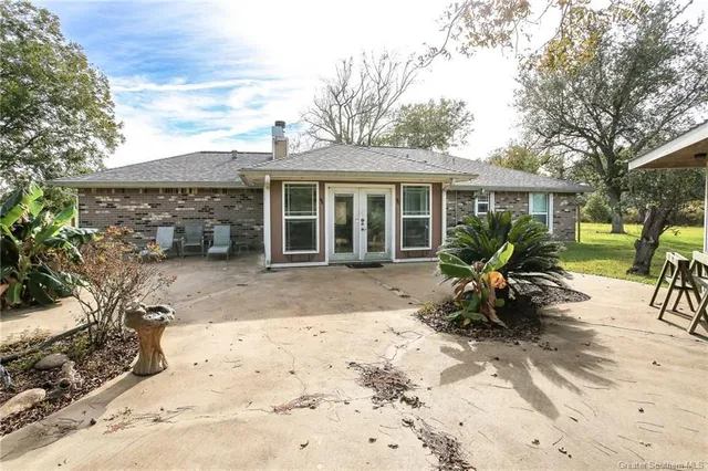 $199,900 | 910 Oak Lane, Hackberry, LA 70645