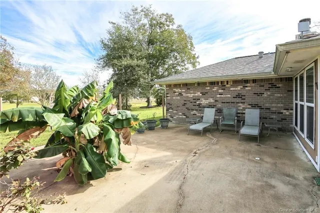 $199,900 | 910 Oak Lane, Hackberry, LA 70645