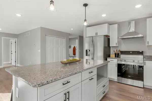 $597,900 | 421 George Bush Boulevard, Troy, IL 62294