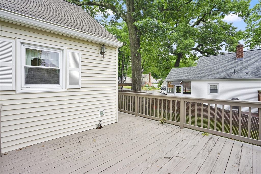 328 Hartwick Street Springfield, MA 01108 - Photo 32 of 37