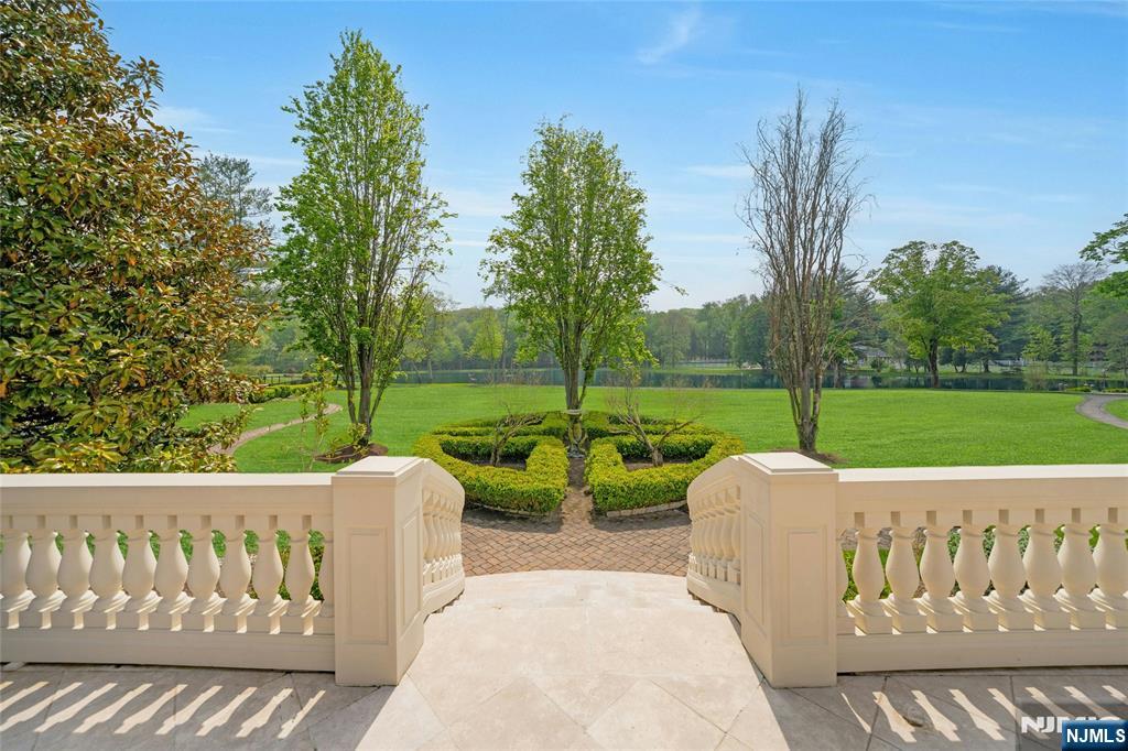 116 East Saddle River Road Saddle River, NJ 07458 - Photo 33 of 42