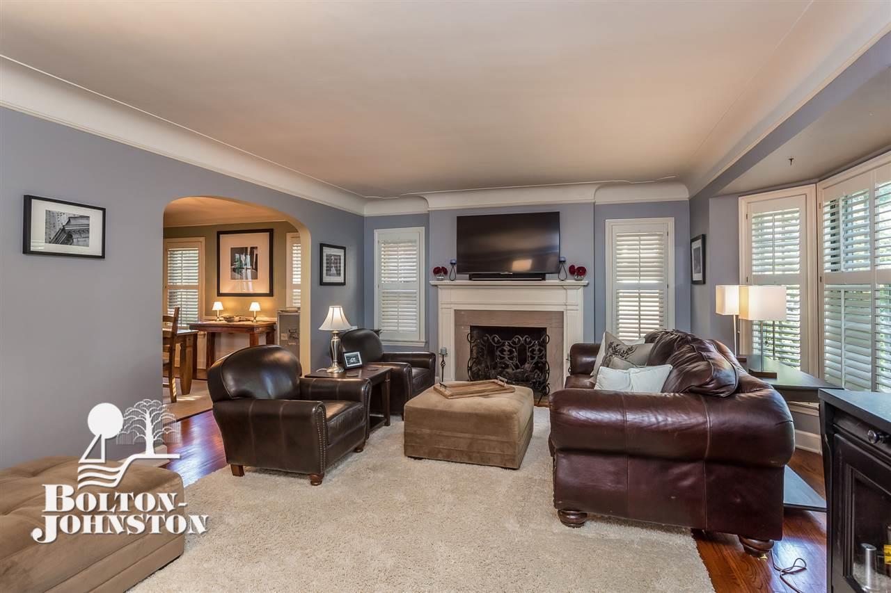 317 Merriweather Road Grosse Pointe Farms, MI 48236 - Photo 2 of 52