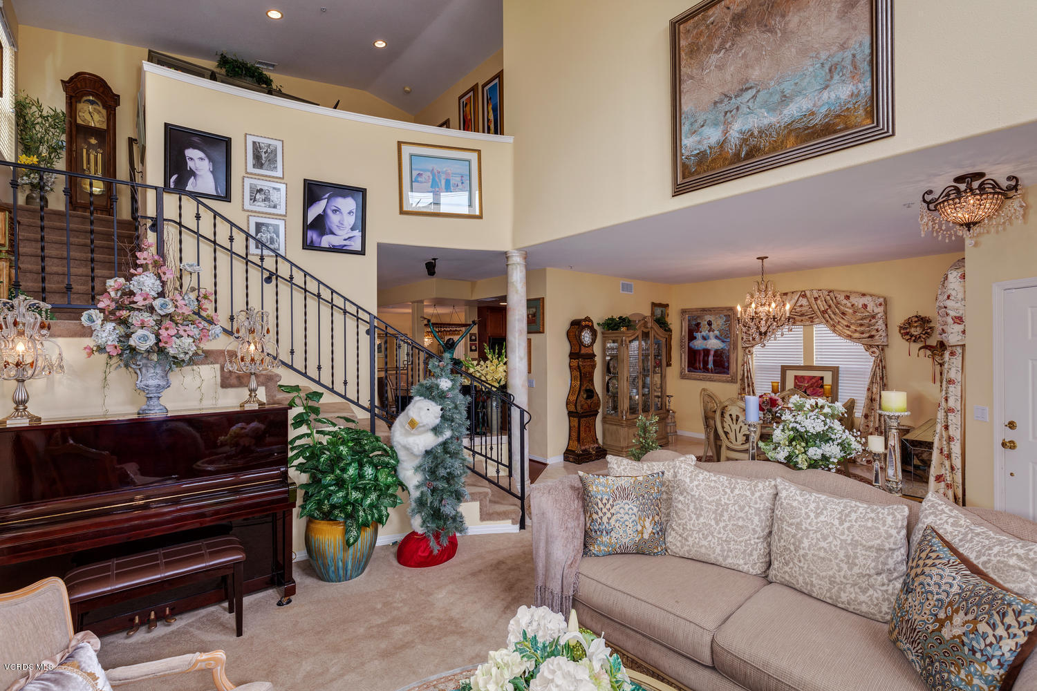 11180 Darling Road Ventura, CA 93004 - Photo 15 of 57 11180 Darling Rd Ventura CA-large-010-20