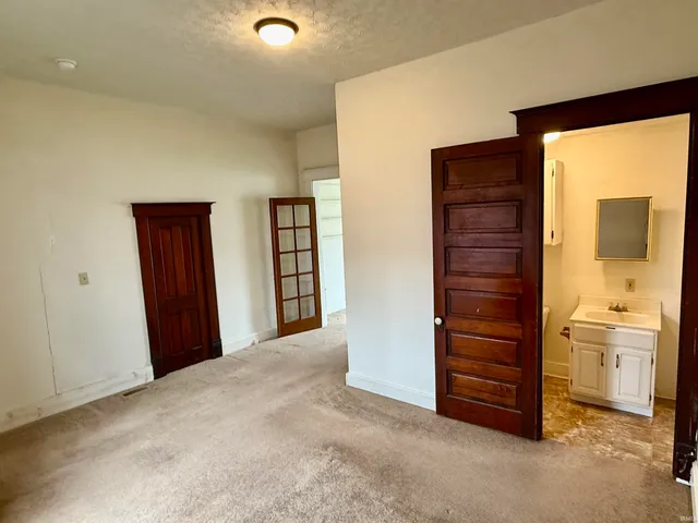 $189,900 | 921 Lincoln Avenue, Bedford, IN 47421