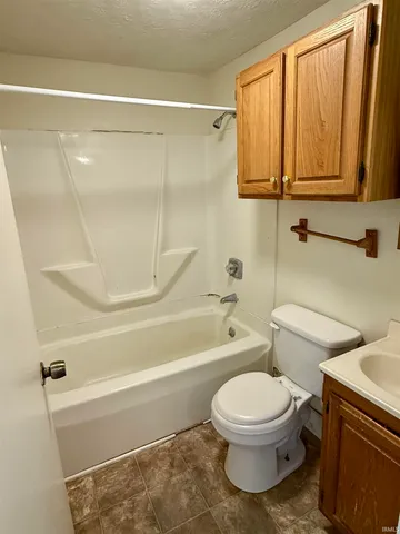 $189,900 | 921 Lincoln Avenue, Bedford, IN 47421