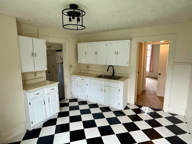 $189,900 | 921 Lincoln Avenue, Bedford, IN 47421