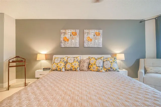 a view of a tennis court