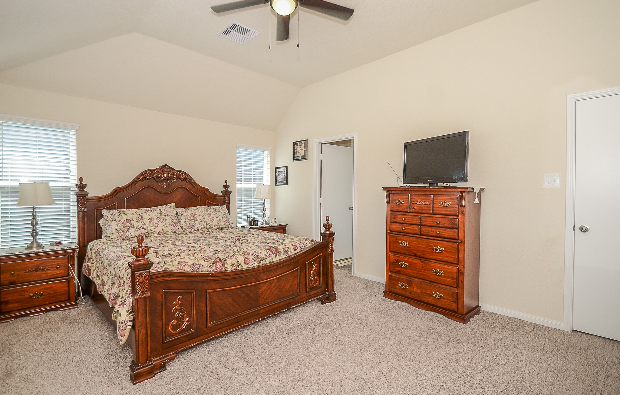 3027 Narrow Stream Way Katy, TX 77493 - Photo 19 of 32 Large primary bedroom with High ceiling