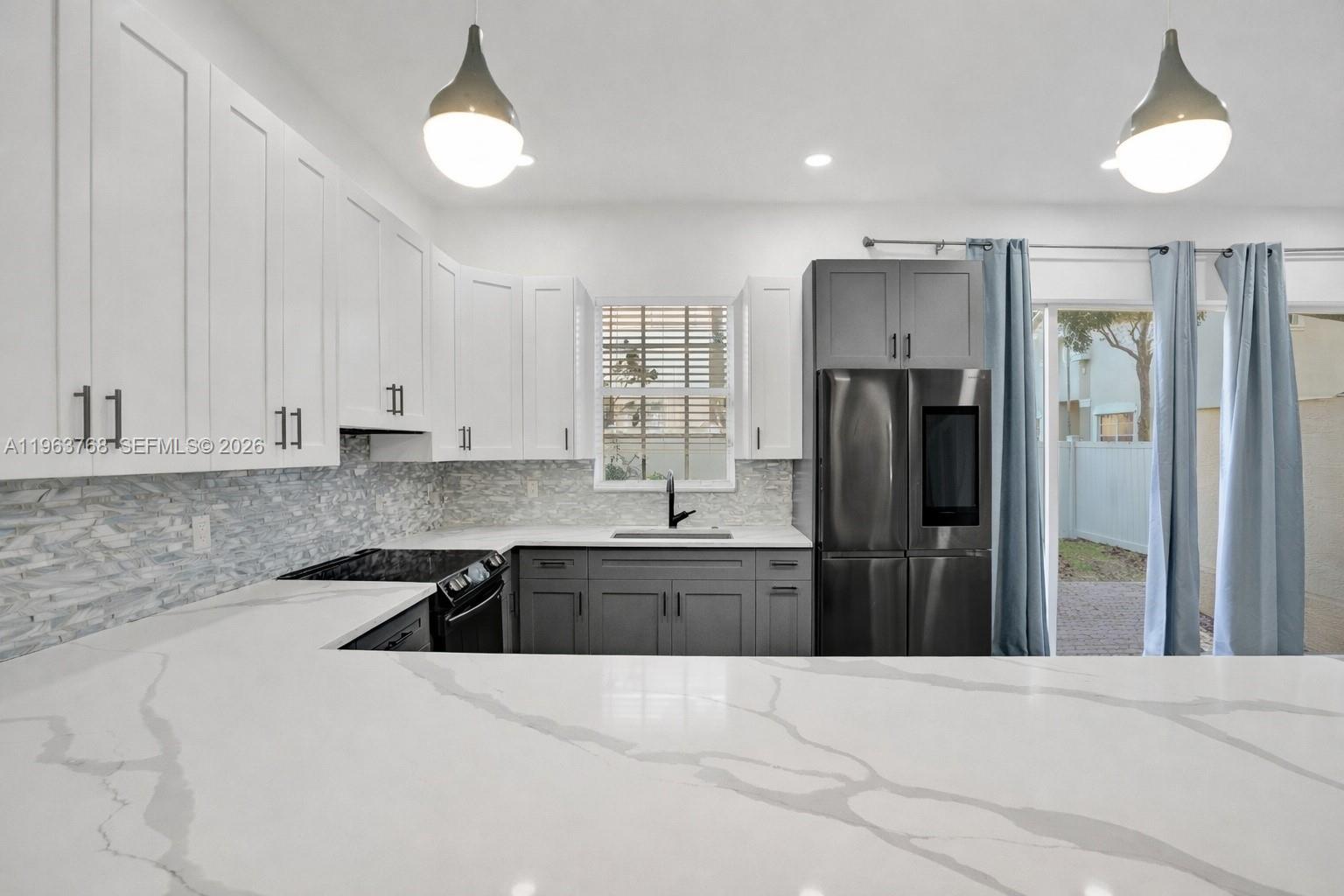 4253 Southwest 124th Terrace Miramar, FL 33027 - Photo 8 of 35