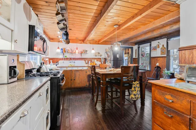 $359,900 | 60 Highway 41, Winthrop, ME 04364