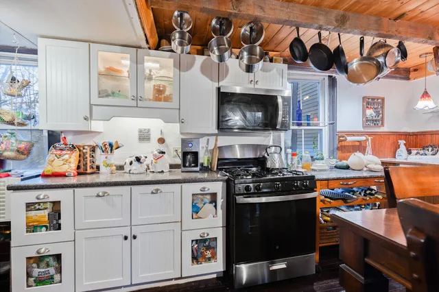 $359,900 | 60 Highway 41, Winthrop, ME 04364