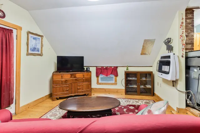 $359,900 | 60 Highway 41, Winthrop, ME 04364