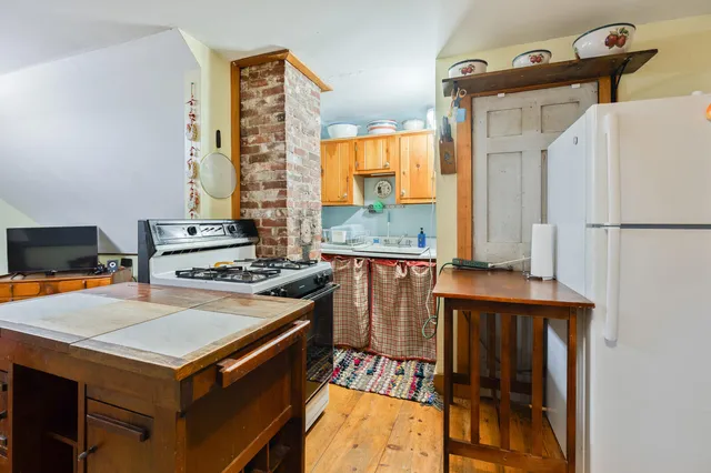 $359,900 | 60 Highway 41, Winthrop, ME 04364