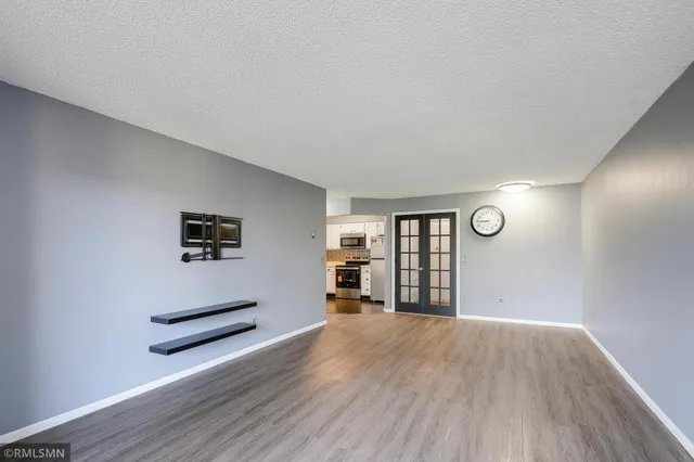 $129,900 | 1011 41st Avenue Northeast, Unit 306, Columbia Heights, MN 55421