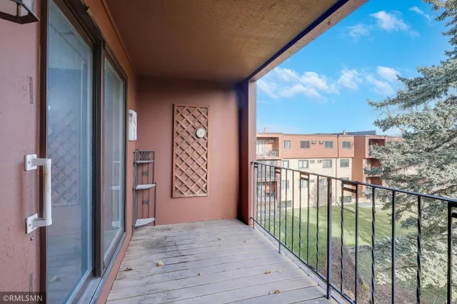 $129,900 | 1011 41st Avenue Northeast, Unit 306, Columbia Heights, MN 55421