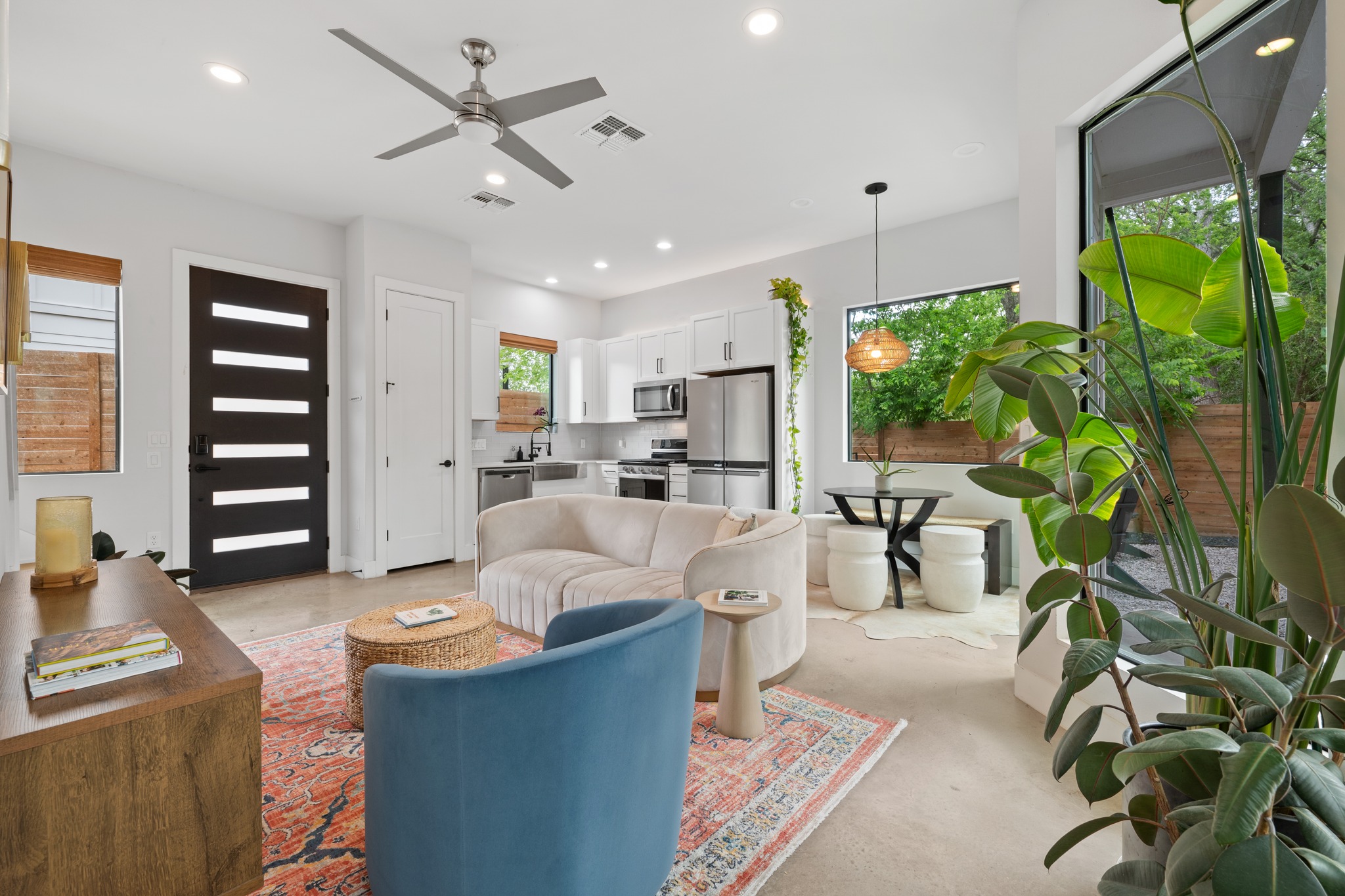 1710 Adina Street, Unit 2 Austin, TX 78721 - Photo 4 of 32