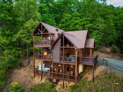 $840,000 | 273 Deer Crest Heights, Blue Ridge, GA 30513