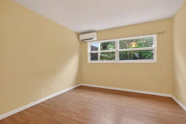 $1,400 | 2115 Northeast 42nd Court, Unit 103, Lighthouse Point, FL 33064