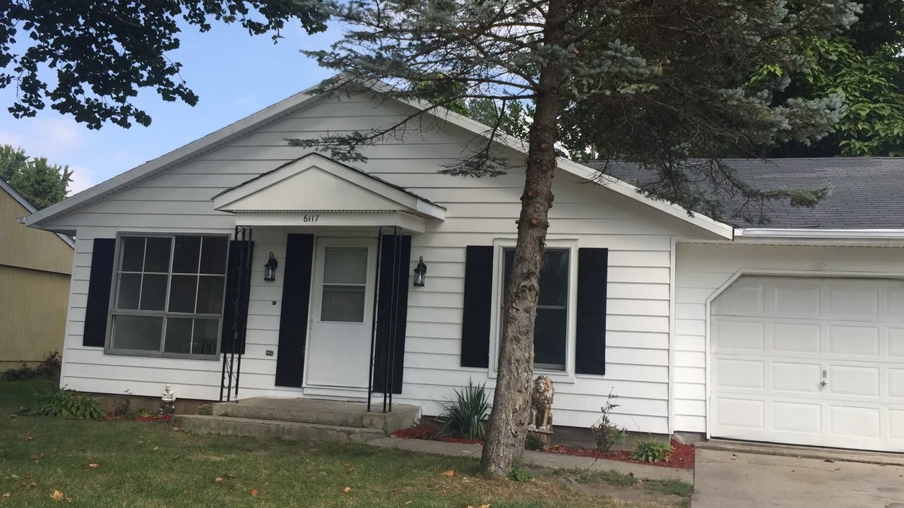 6117 Decatur Road Fort Wayne, IN 46816 - Photo 2 of 14