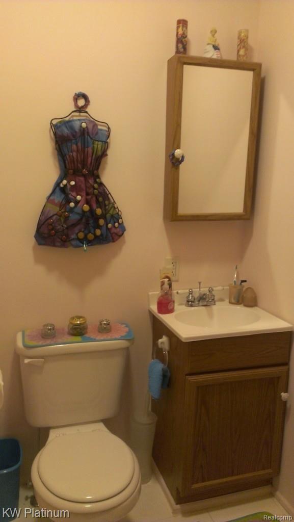 7230 Harrington Road Lexington, MI 48450 - Photo 38 of 46 bth 3 ensuite for master.jpg