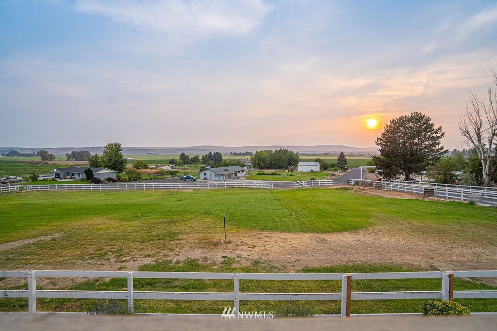 871 South Crestline Road Othello, WA 99344 - Photo 10 of 39 a view of a field of grass and lake view