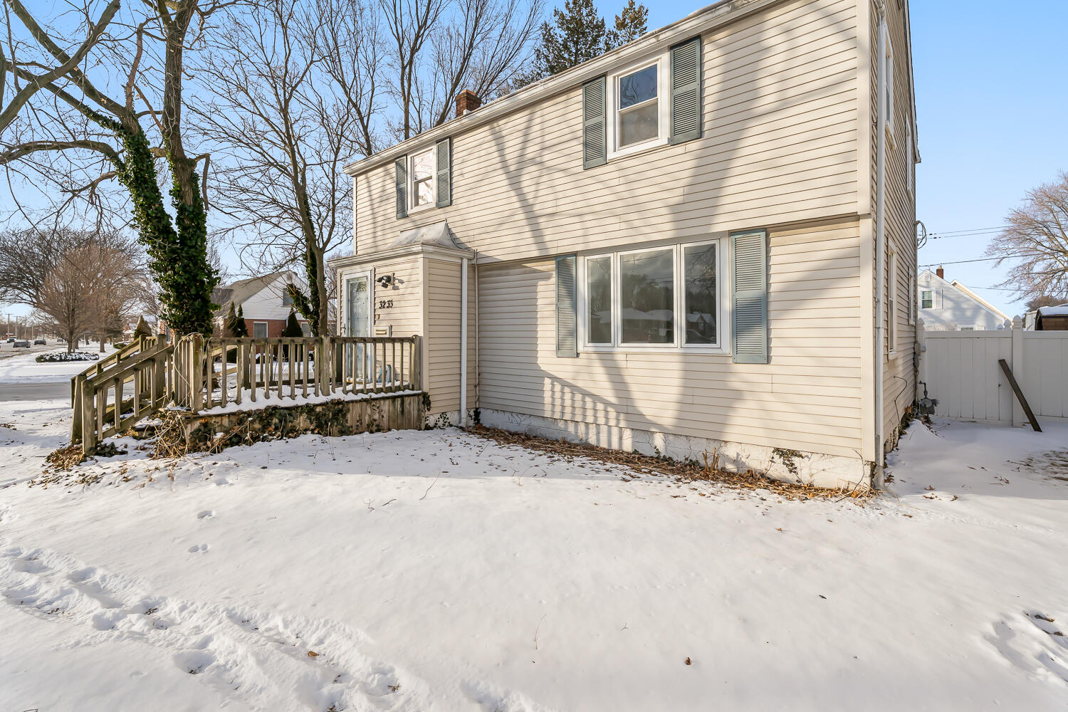 3233 Ridge Road Highland, IN 46322 - Photo 2 of 37 1500x1000