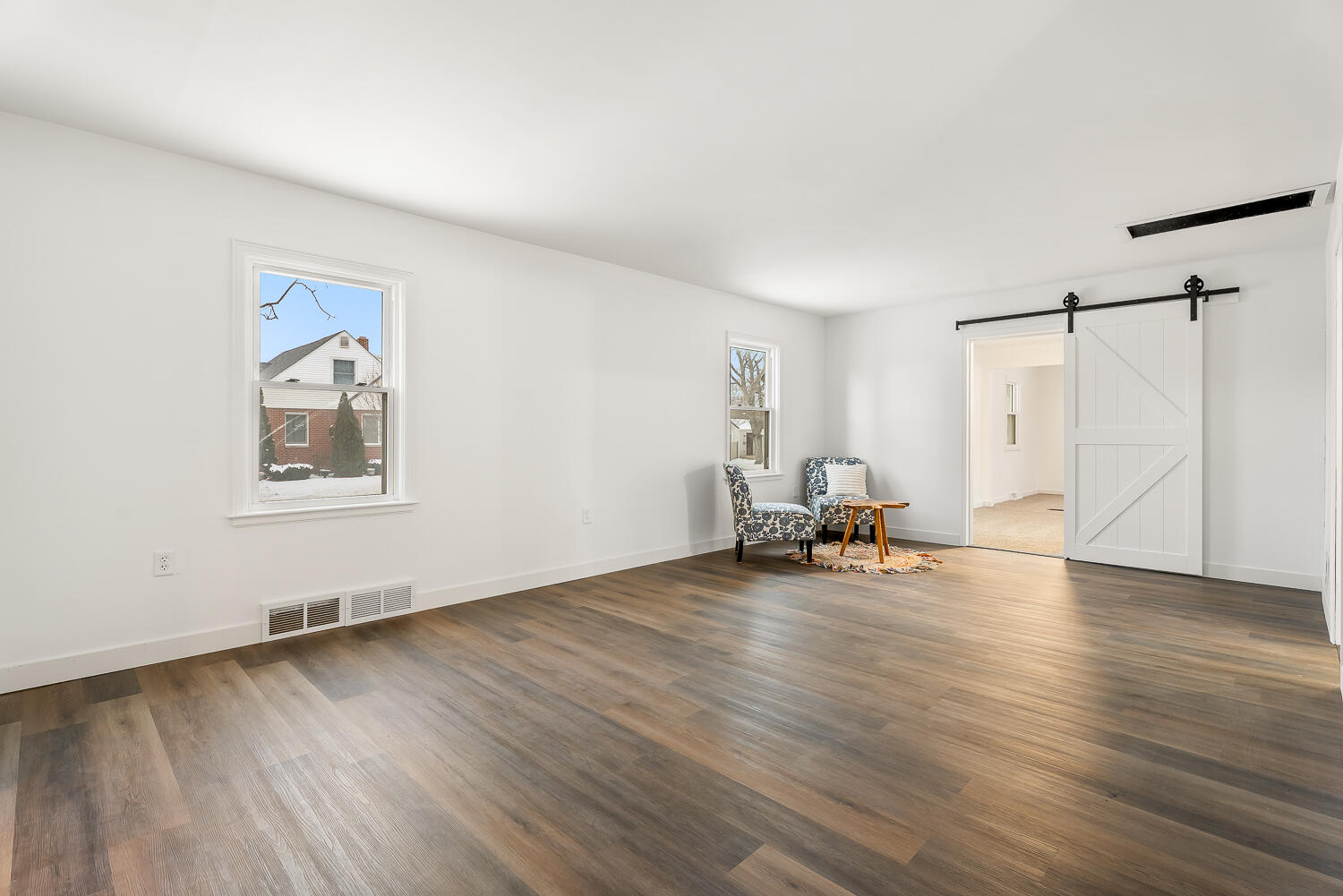 3233 Ridge Road Highland, IN 46322 - Photo 5 of 37 1500x1001