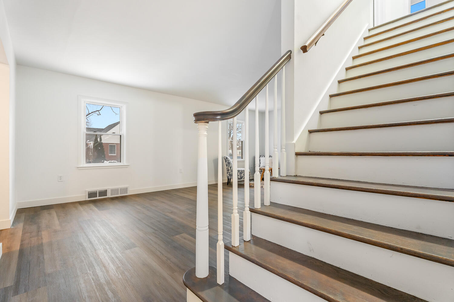 3233 Ridge Road Highland, IN 46322 - Photo 6 of 37 1500x1000