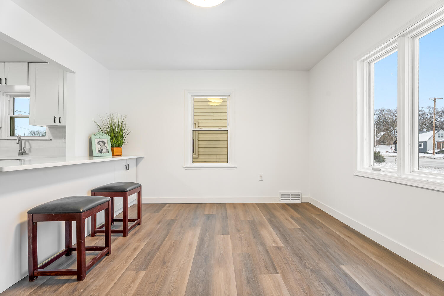 3233 Ridge Road Highland, IN 46322 - Photo 9 of 37 1500x1000