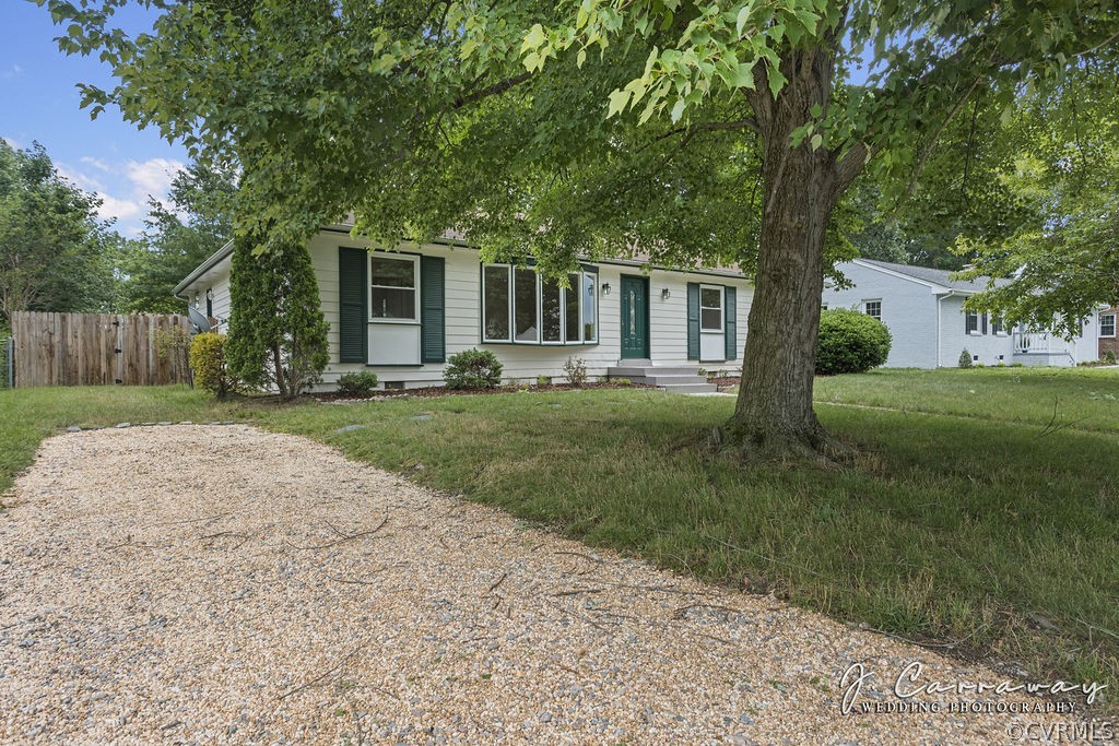 916 Jamestown Road Colonial Heights, VA 23834 - Photo 2 of 27 Gallery Image 2