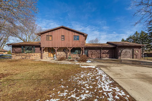$325,000 | 255 West 7th Street, Gibbon, MN 55335