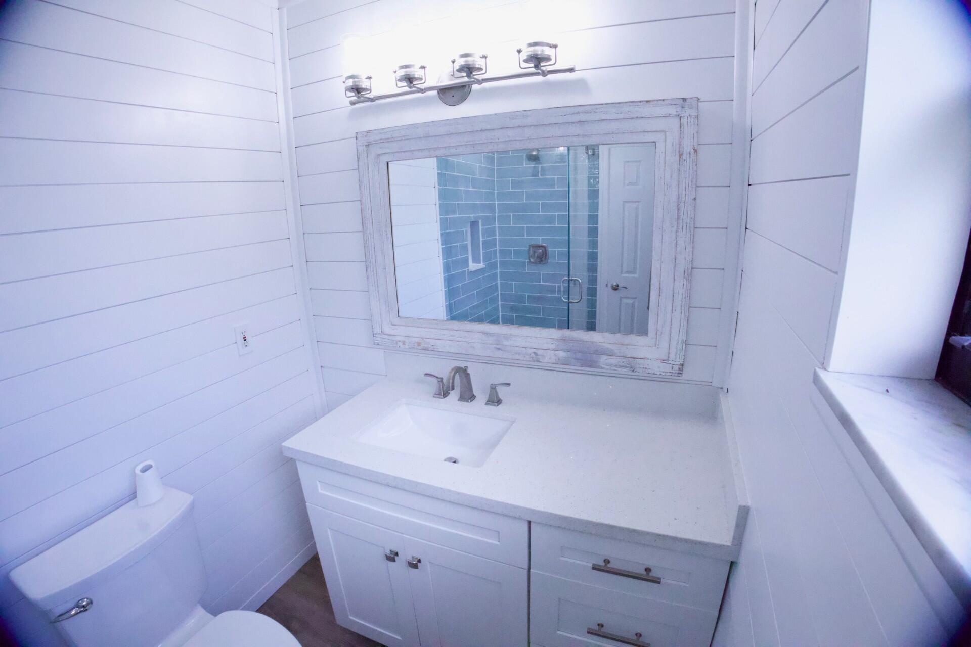 700 North Perry Avenue Jupiter, FL 33458 - Photo 11 of 33 main bathroom vanity p