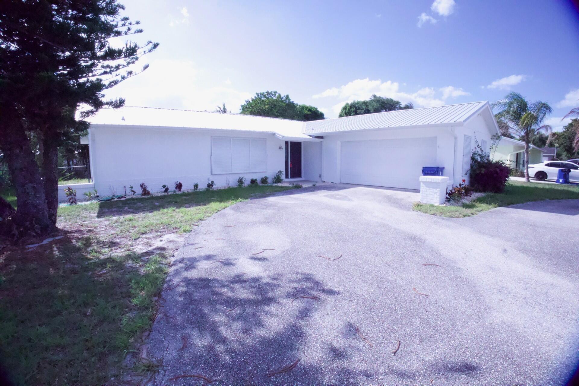 700 North Perry Avenue Jupiter, FL 33458 - Photo 18 of 33 front of home p