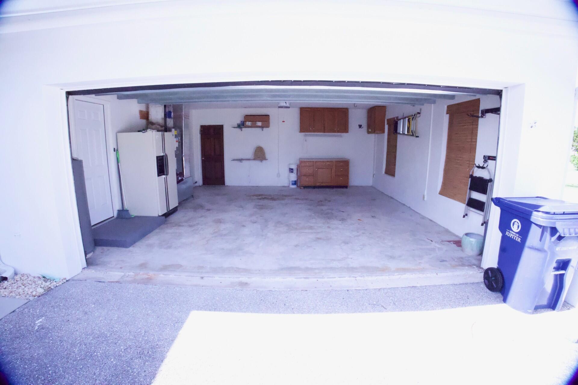 700 North Perry Avenue Jupiter, FL 33458 - Photo 21 of 33 garage p