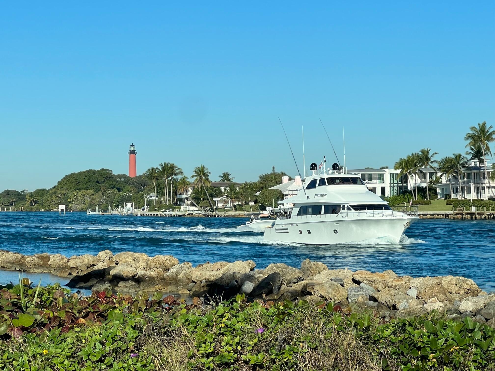 700 North Perry Avenue Jupiter, FL 33458 - Photo 28 of 33 Inlet with Yacht