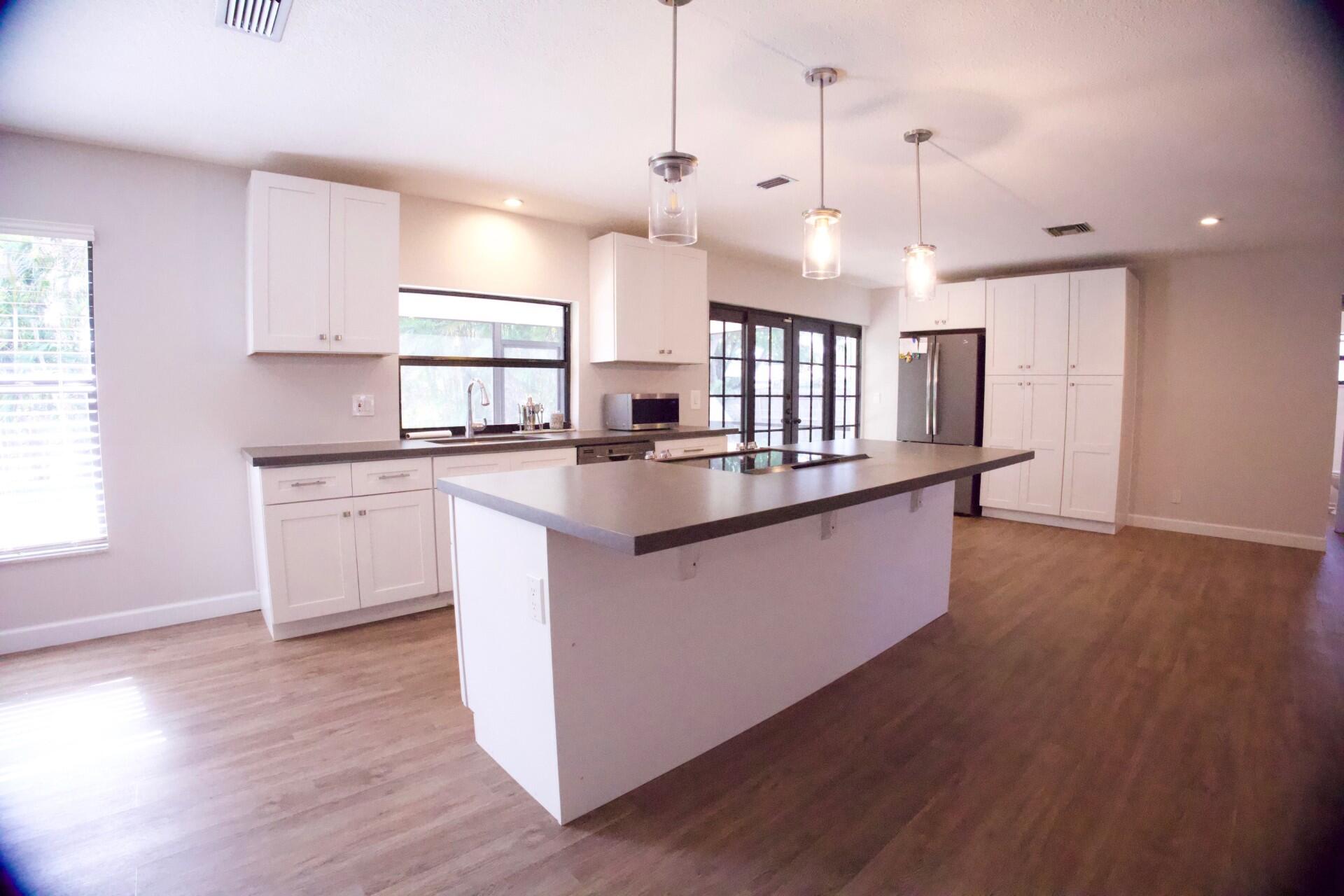 700 North Perry Avenue Jupiter, FL 33458 - Photo 6 of 33 kitchen p