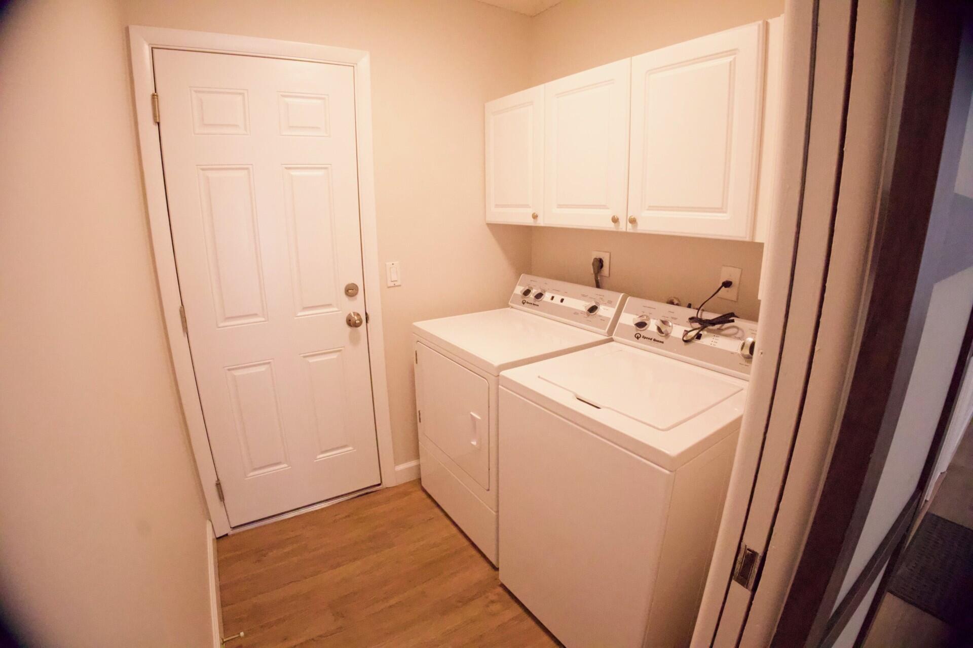 700 North Perry Avenue Jupiter, FL 33458 - Photo 7 of 33 Laundry room p