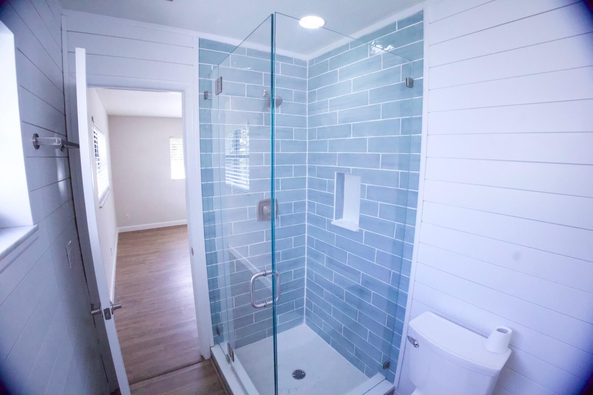 700 North Perry Avenue Jupiter, FL 33458 - Photo 10 of 33 main bathroom p