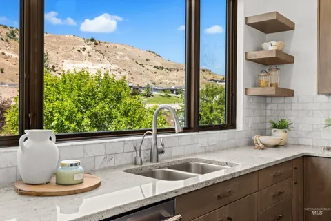$1,225,000 | 3390 East Parsnip Peak Drive, Boise, ID 83716