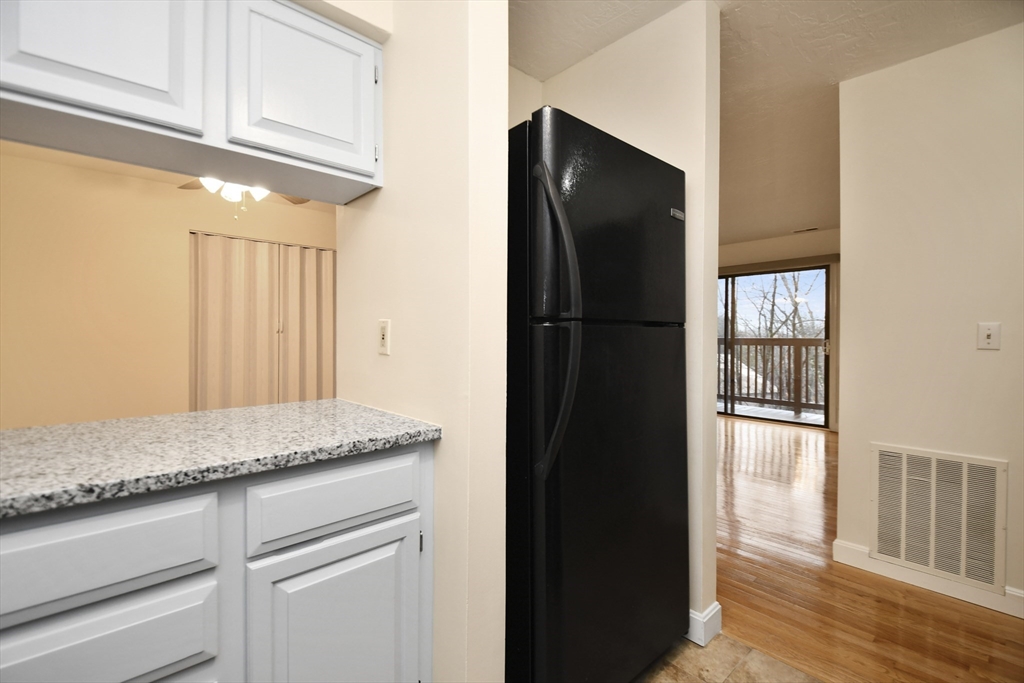 340 Sunderland Road, Unit 9 Worcester, MA 01604 - Photo 12 of 31