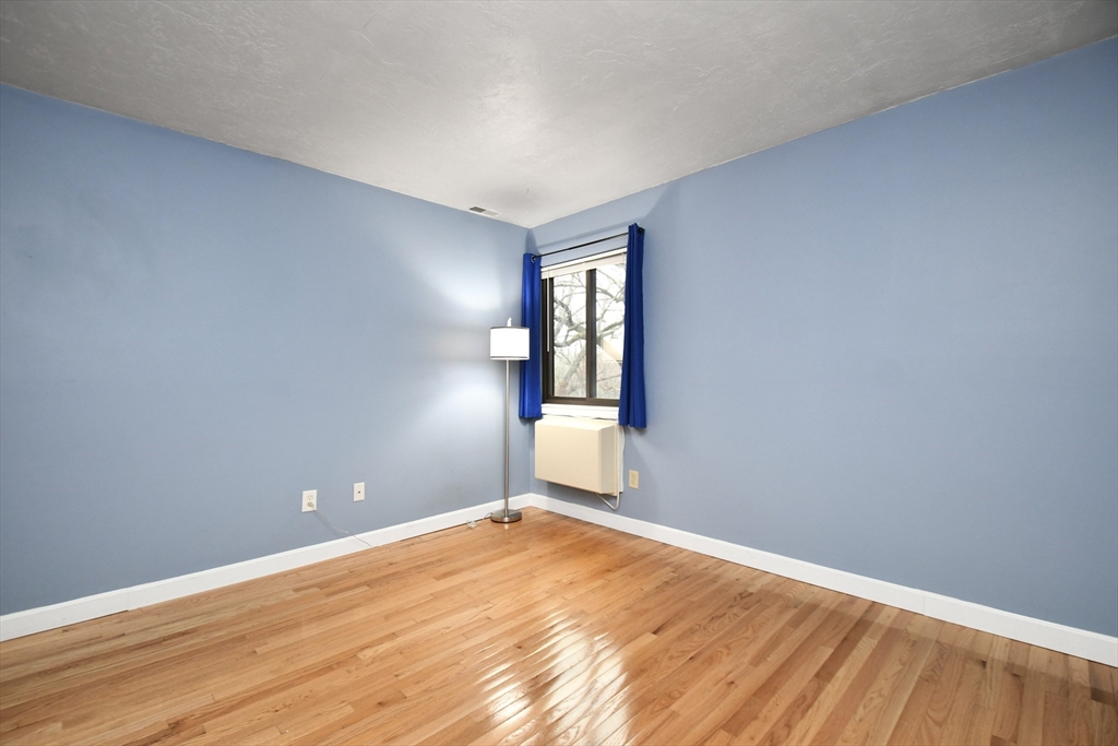 340 Sunderland Road, Unit 9 Worcester, MA 01604 - Photo 14 of 31