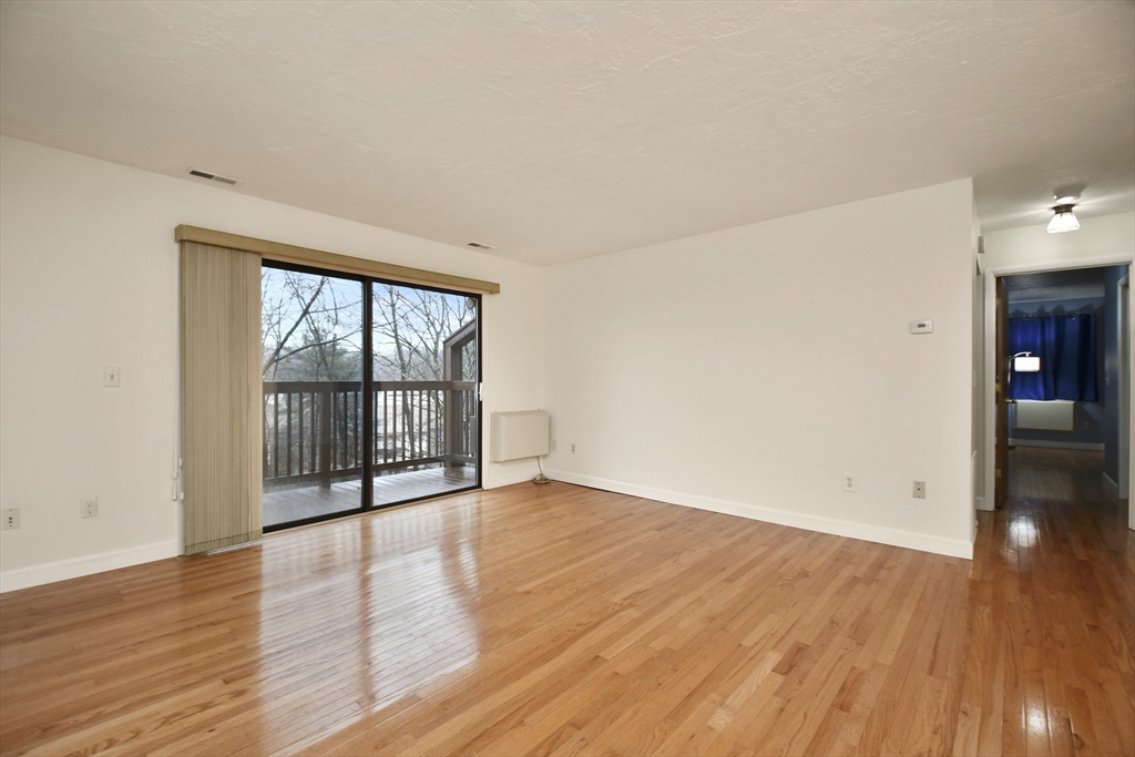 340 Sunderland Road, Unit 9 Worcester, MA 01604 - Photo 2 of 31