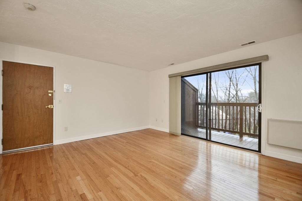 340 Sunderland Road, Unit 9 Worcester, MA 01604 - Photo 3 of 31