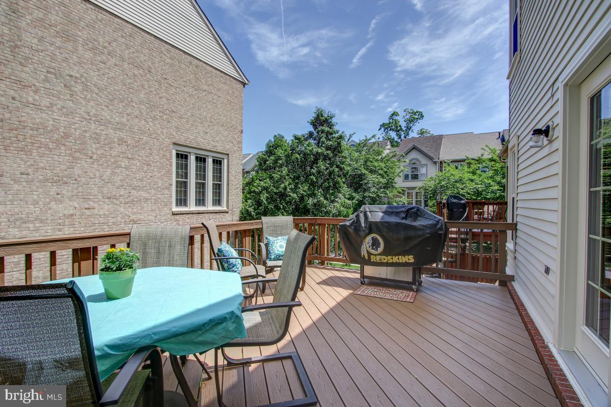 3856 Inverness Road Fairfax, VA 22033 - Photo 19 of 42 TREX Deck