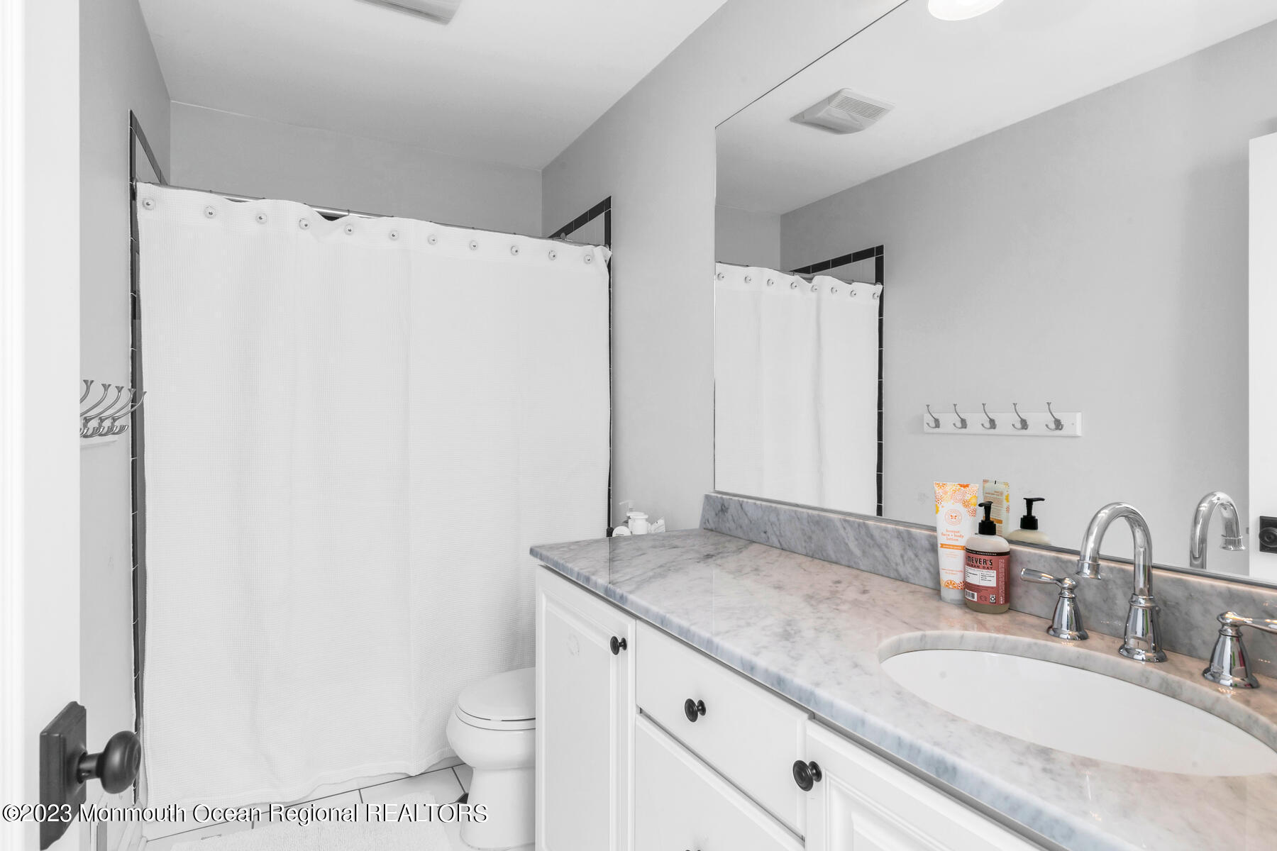 17 Forrest Avenue Rumson, NJ 07760 - Photo 31 of 46 Full Bathroom - 2nd Level
