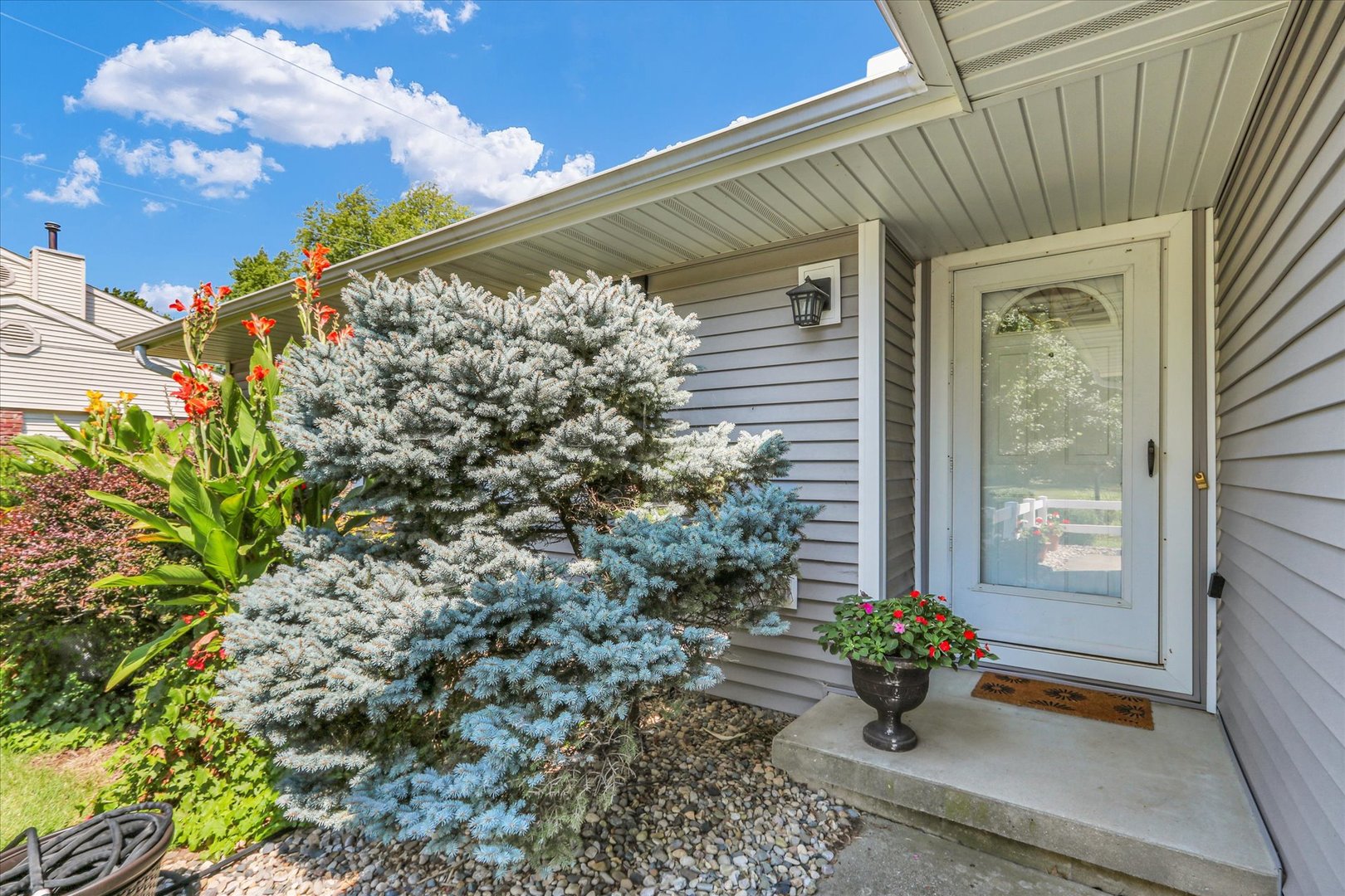 1506 Harrington Drive Champaign, IL 61821 - Photo 5 of 37 a front view of a house with a yard