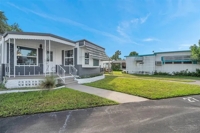 $1,300 | 4851 West Gandy Boulevard, Unit B6L27, Tampa, FL 33611