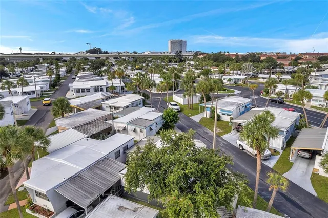 $1,300 | 4851 West Gandy Boulevard, Unit B6L27, Tampa, FL 33611