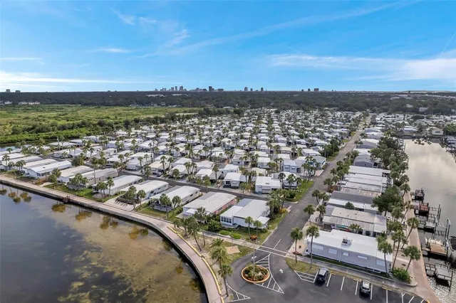 $1,300 | 4851 West Gandy Boulevard, Unit B6L27, Tampa, FL 33611