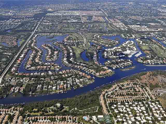 306 Eagle Drive Jupiter, FL 33477 - Photo 22 of 29 17